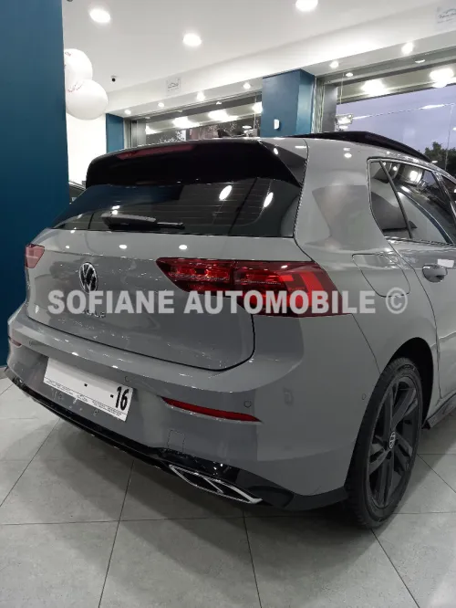 Volkswagen Golf 8 2025 R-LINE (𝘽𝙇𝘼𝘾𝙆 𝙀́𝘿𝙄𝙏𝙄𝙊𝙉) FULL OPTIONS ✪ LED CALANDRE AVANT - INSERTIONS PIANO-BLACK ✪