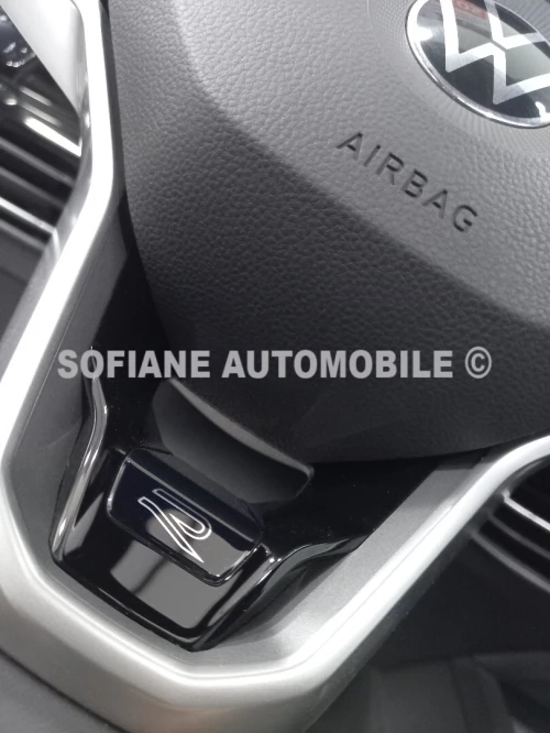 Volkswagen Golf 8 2025 R-LINE (𝘽𝙇𝘼𝘾𝙆 𝙀́𝘿𝙄𝙏𝙄𝙊𝙉) FULL OPTIONS ✪ LED CALANDRE AVANT - INSERTIONS PIANO-BLACK ✪