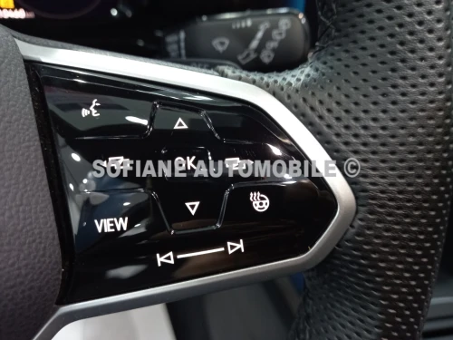 Volkswagen Golf 8 2023 𝐑-𝐋𝐈𝐍𝐄- Edition 𝗕𝗟𝗔𝗖𝗞 ✪ KeyLess - Chargeur Téléphone sans fil ✪