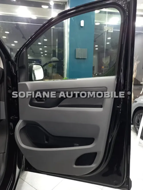 Peugeot Expert 2022 9 Places