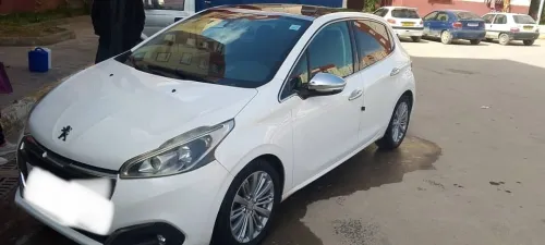 Peugeot 208 2015 Access Facelift