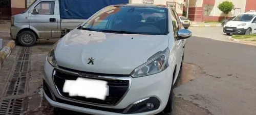 Peugeot 208 2015 Access Facelift