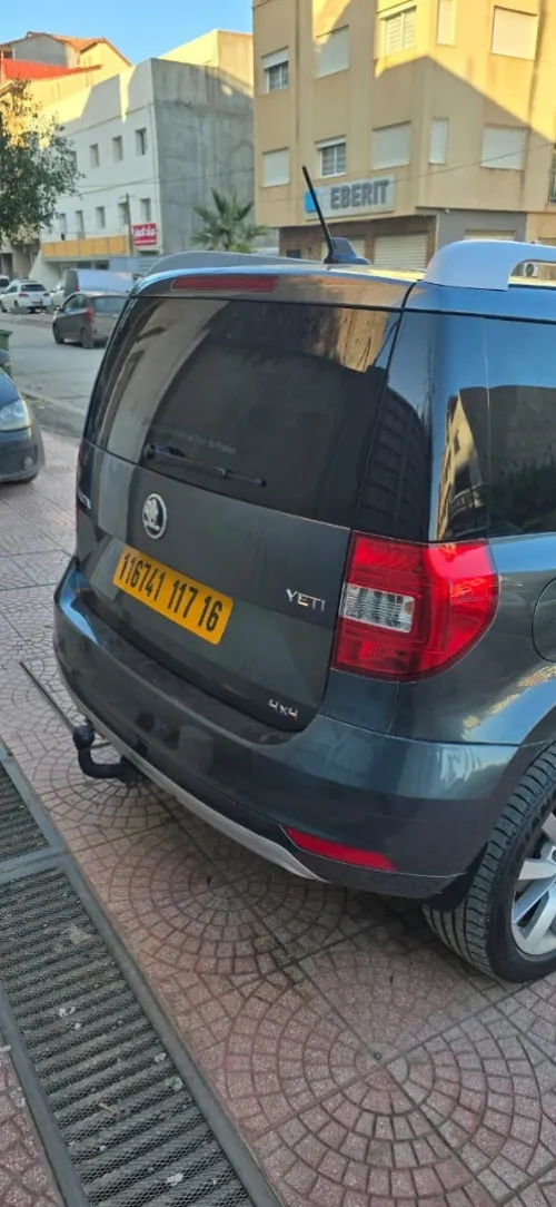 Skoda Yeti 2017 Style (avec toit panoramique)