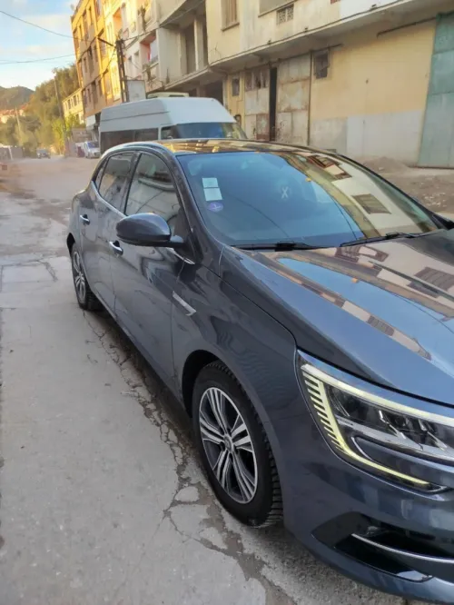 Renault Megane 4  2022 Itens