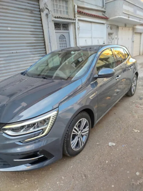 Renault Megane 4  2022 Itens