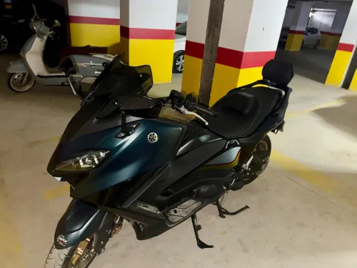 Yamaha T max 2022