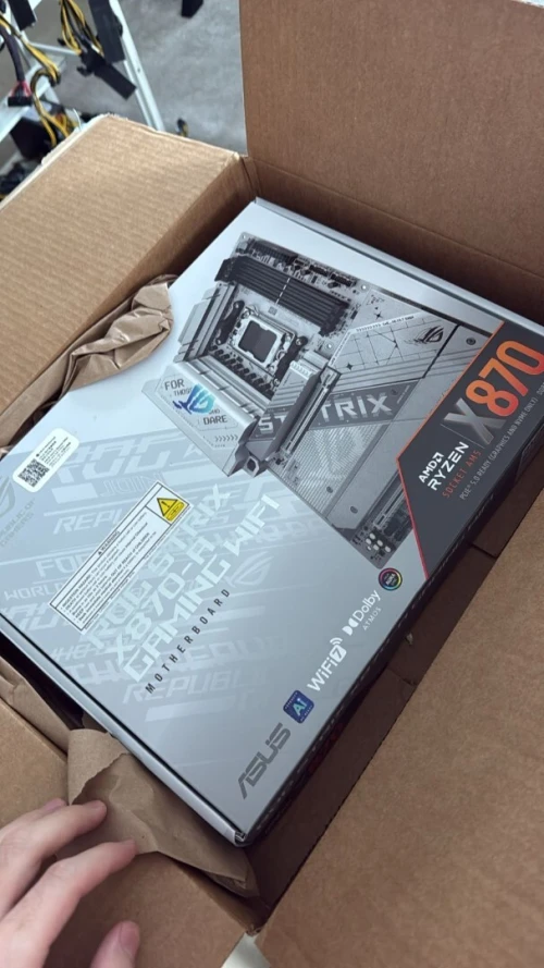 Rx 6700XT 12GB Rtx 3080 10gb 
