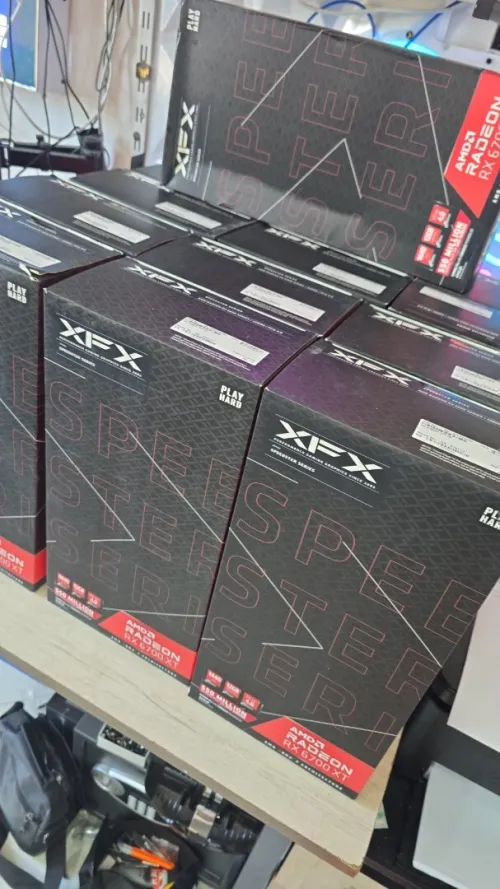 Rx 6700XT 12GB Rtx 3080 10gb 