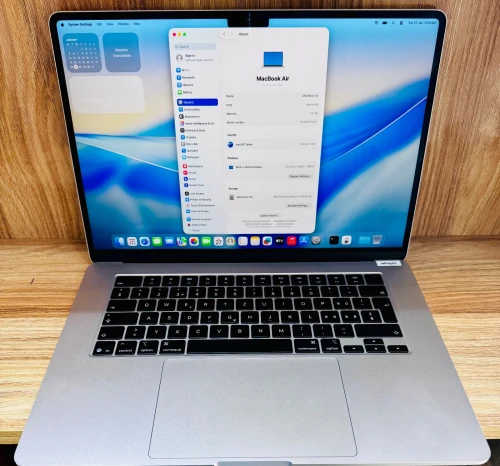 MAC AIR M4 2025 512 G ssd 15 Pouces  215000 Da