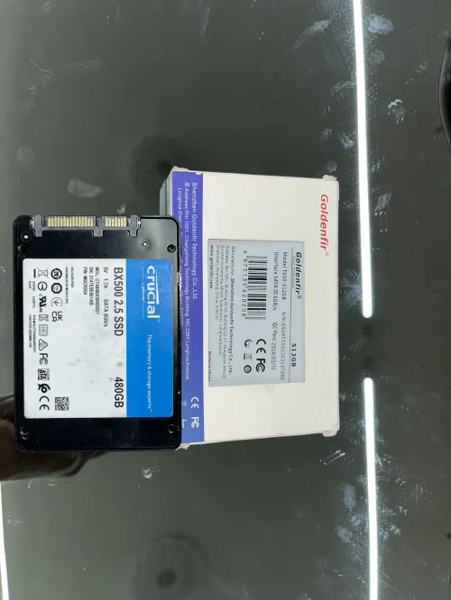 À vendre : Disques SSD 2.5" SATA - Crucial 480 Go & Goldenfir 512 Go