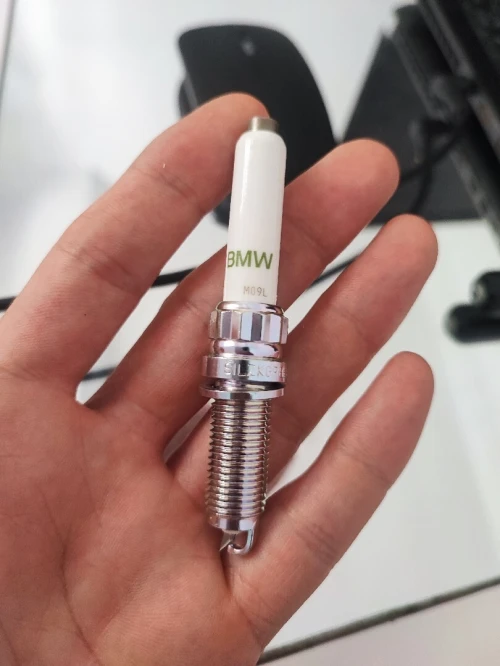 Bougie d'allumage BMW Nouveau F20 F30 F80 F31 G80 F21 (F34) (F32 F82) (F22 F87) (F45) (G30 F90)