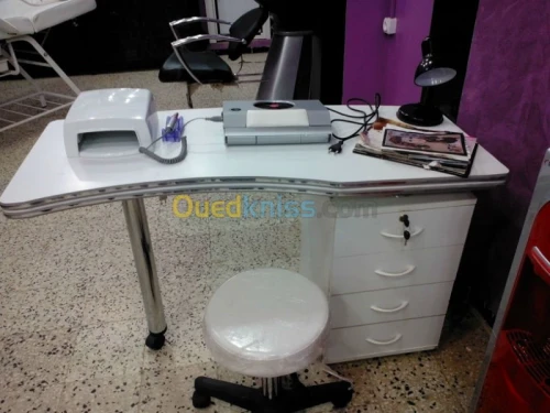 table de manucure