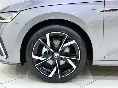 Skoda Octavia PRO 2025 1.5 ESS 160cv FULLLLL