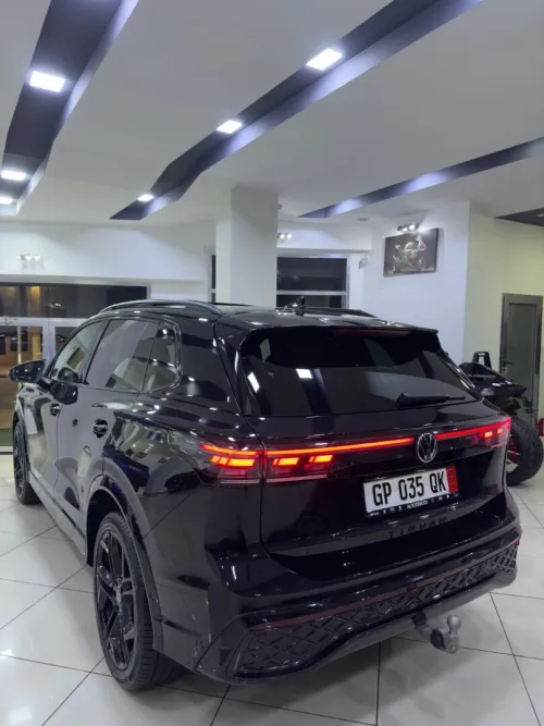 Volkswagen Tiguan 2025 R LINE 193cv BLACK FULL-OPTION