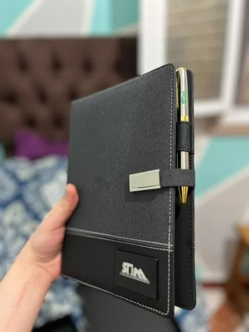 Assortiment de livre de note avec adaptateur tout types Haut qualité,stylo et poche a cartes !!