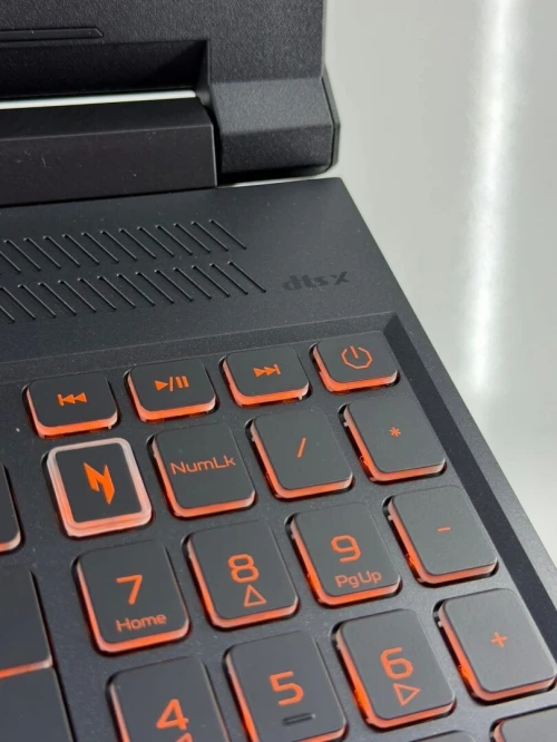 ACER NITRO V16 i7/14650HX/16GO DDR5/512SSDNVME/RTX 4050 06 GO GDDR6