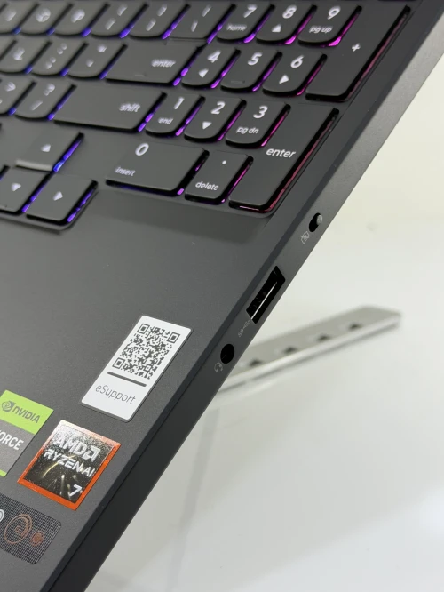 LENOVO LÉGION 5 OLED RYZEN 7 AI PRO/16GO RAM DDR5/1TB SSD NVME/NVIDIA RTX 5070 08 GO GDDR7