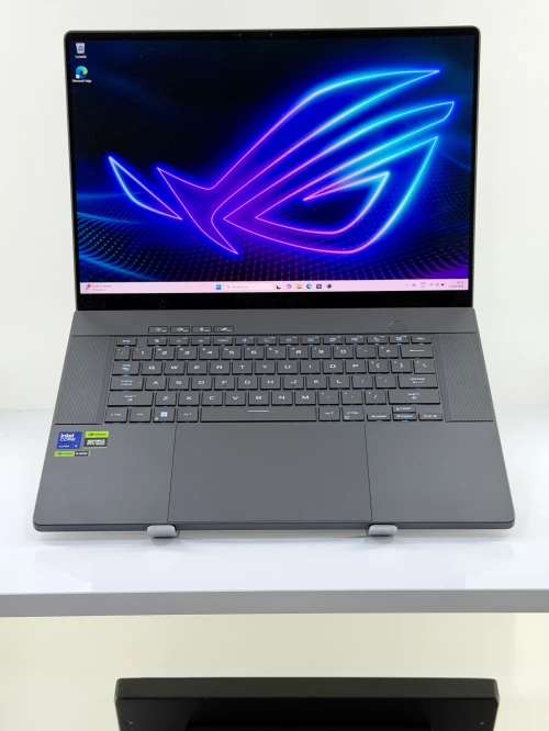ASUS ROG ZEPHYRUS G16 OLED ULTRA-9/32GO RAM DDR5/2TB SSD NVME/NVIDIA RTX 4090 16GO VRAM