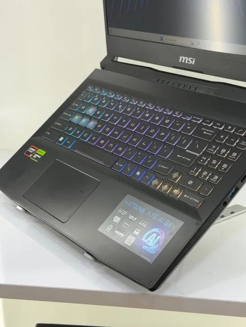 MSI KATANA AI PRO RYZEN-9/8945HS/16GO DDR5/NVIDIA RTX 4060 08GO 140W