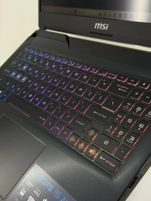 MSI CYBORG 15 AI PRO ULTRA-7/16GO DDR5/1TB SSD NVME/NVIDIA RTX 4060 08 GO