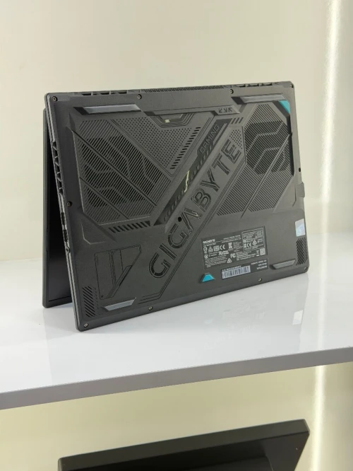 GIGABYTE A16 GAMING I7H/13TH/32GO DDR5/1TB SSD NVME/NVIDIA RTX 5060 08GO