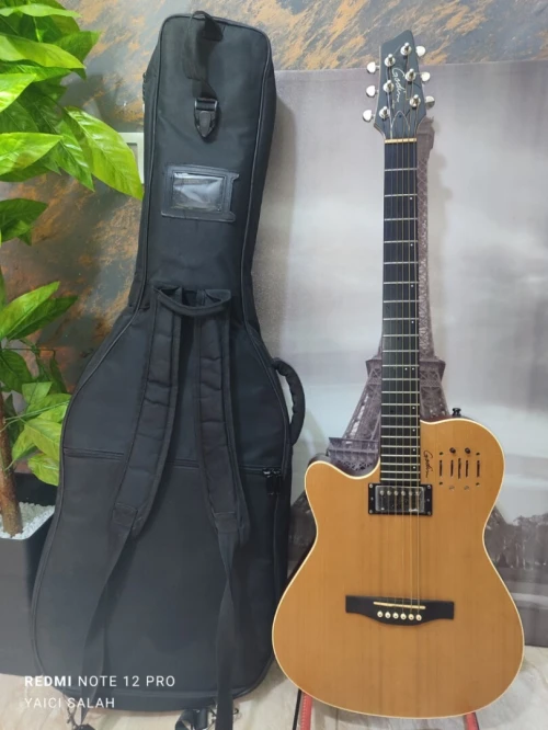 Guitare Godin A6 ultra neuve pour gaucher.