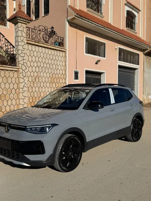 Volkswagen Tahru 2025 Full option +