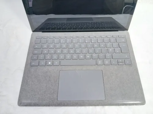 Surface Laptop 5 /I5-12EME / 256 Ssd / 8 RAM / 14"