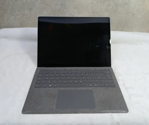 Surface Laptop 5 /I5-12EME / 256 Ssd / 8 RAM / 14"