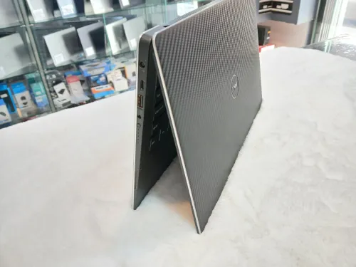 Dell XPS 13 9350 / i7-6eme / 512 Ssd / 16 Ram / 13"