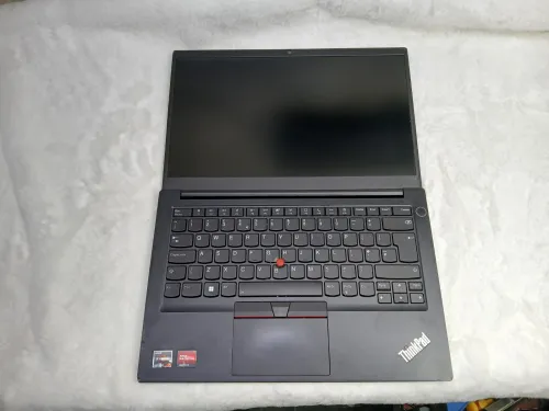 Lenovo E14 / Ryzen7 5eme / 512 Ssd / 16RAM/ 14"