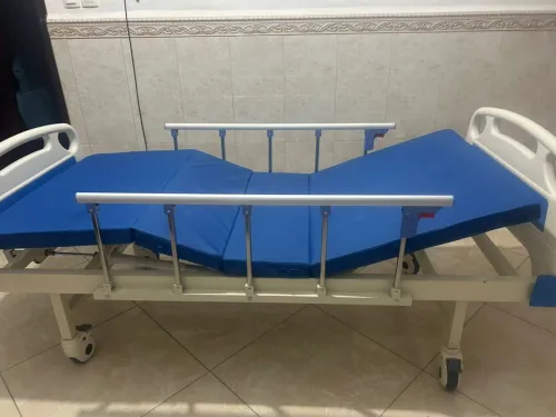 Lit medical pour malalade.