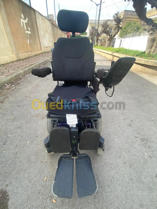 fauteuil roulant électrique Invacare® TDX® SP2 est un fauteuil 6 roues pour une utilisation mixte, aussi bien en intérieur qu’en extérieur. Invacare 2017