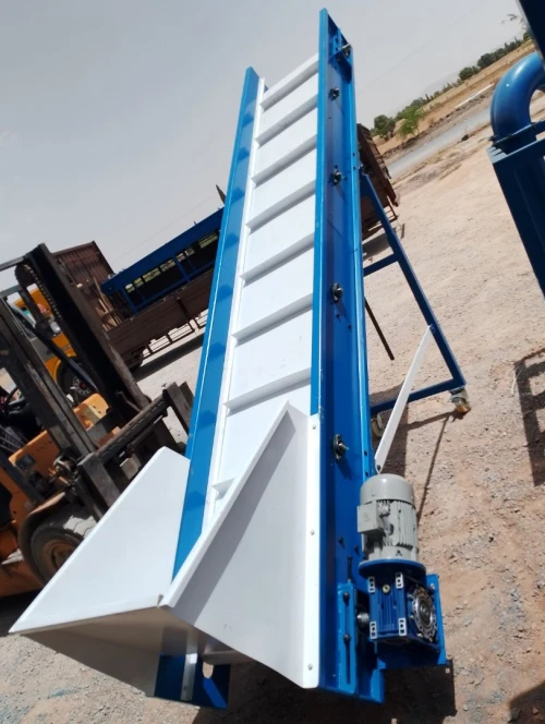 tapis convoyeur des  matériaux de 4 mètre 