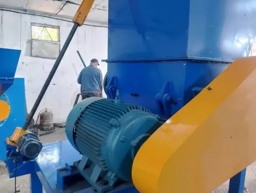 Ligne de recyclage de plastique PET de défirente capacité et haut qualité 