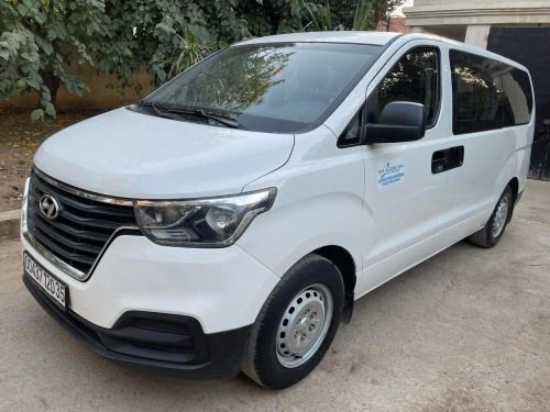 Hyundai H1 8 places