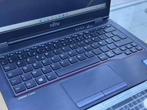 LAPTOP FUJITSU LIFEBOOK U729 CPU i5-8365U / RAM 08GB  / ECRAN 12.5" HD  / DISUE DUR 128GB SSD