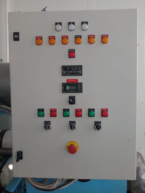 Câblage des armoires électriques sur commande / maintenance et mise en service