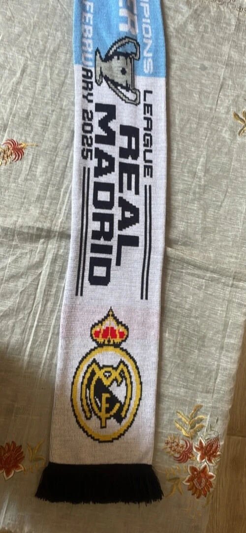 Écharpe Real Madrid, Manchester City