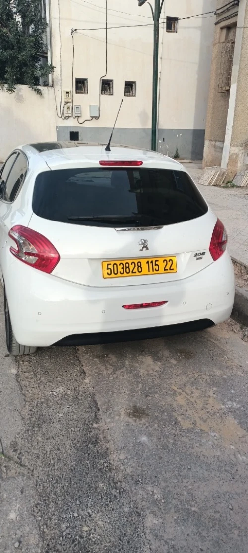 Peugeot 208 2015 Allure