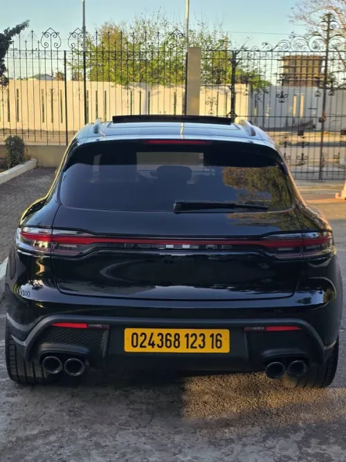 Porsche Macan 2023 Edition black