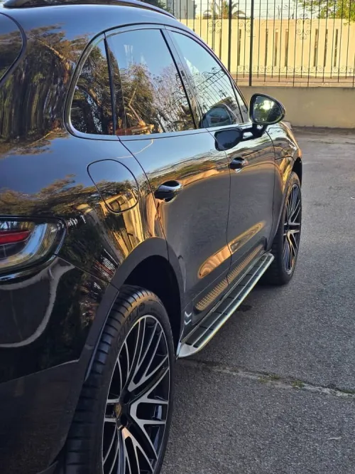 Porsche Macan 2023 Edition black