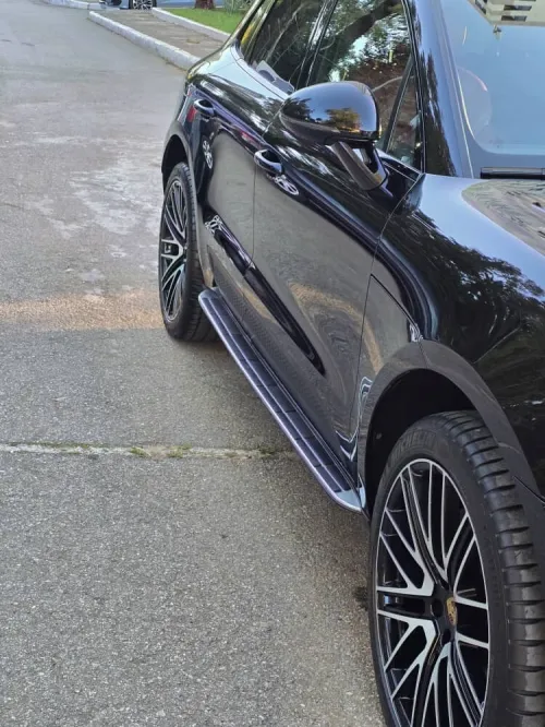 Porsche Macan 2023 Edition black