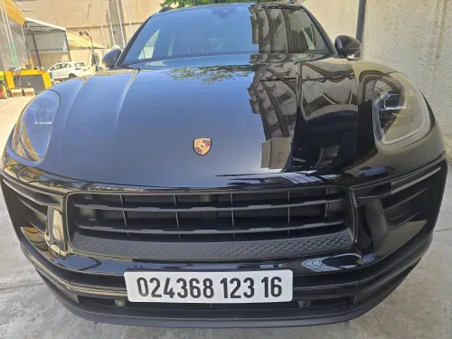 Porsche Macan 2023 Edition black