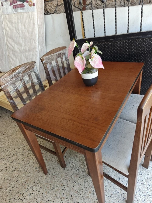 Table cuisine 4 et 6 chaise