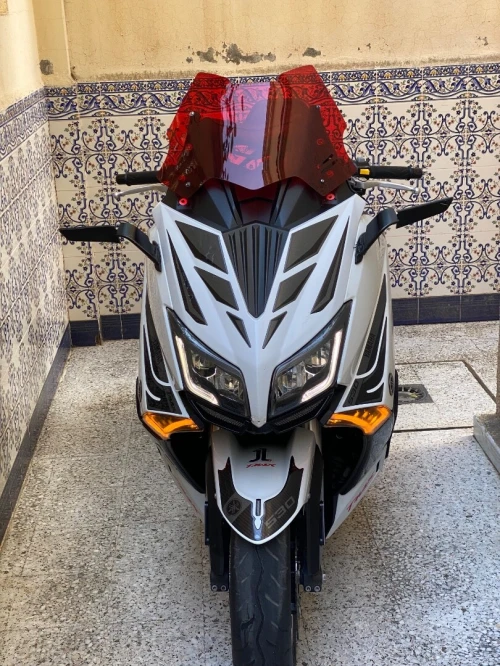 T max Yamaha 2015