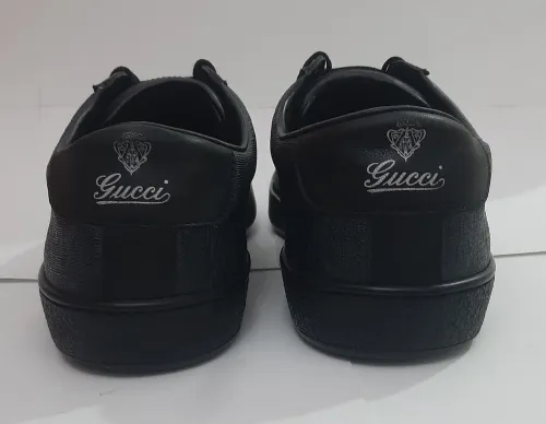 GUCCI, Chaussure et chemise