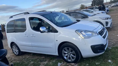 Peugeot Partner 2018 Tepee Allure 