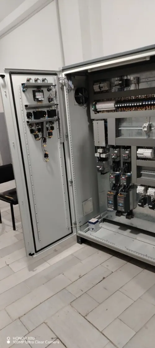 Services de câblage et installation d'armoires électriques industrielles et électricité du bâtiment