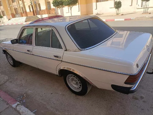 Mercedes W123 1983 240d